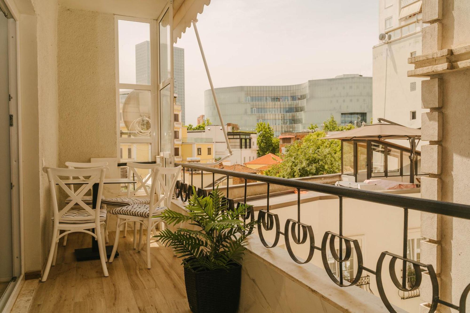 Studio Flat In Heart Of Tirana Esterno foto