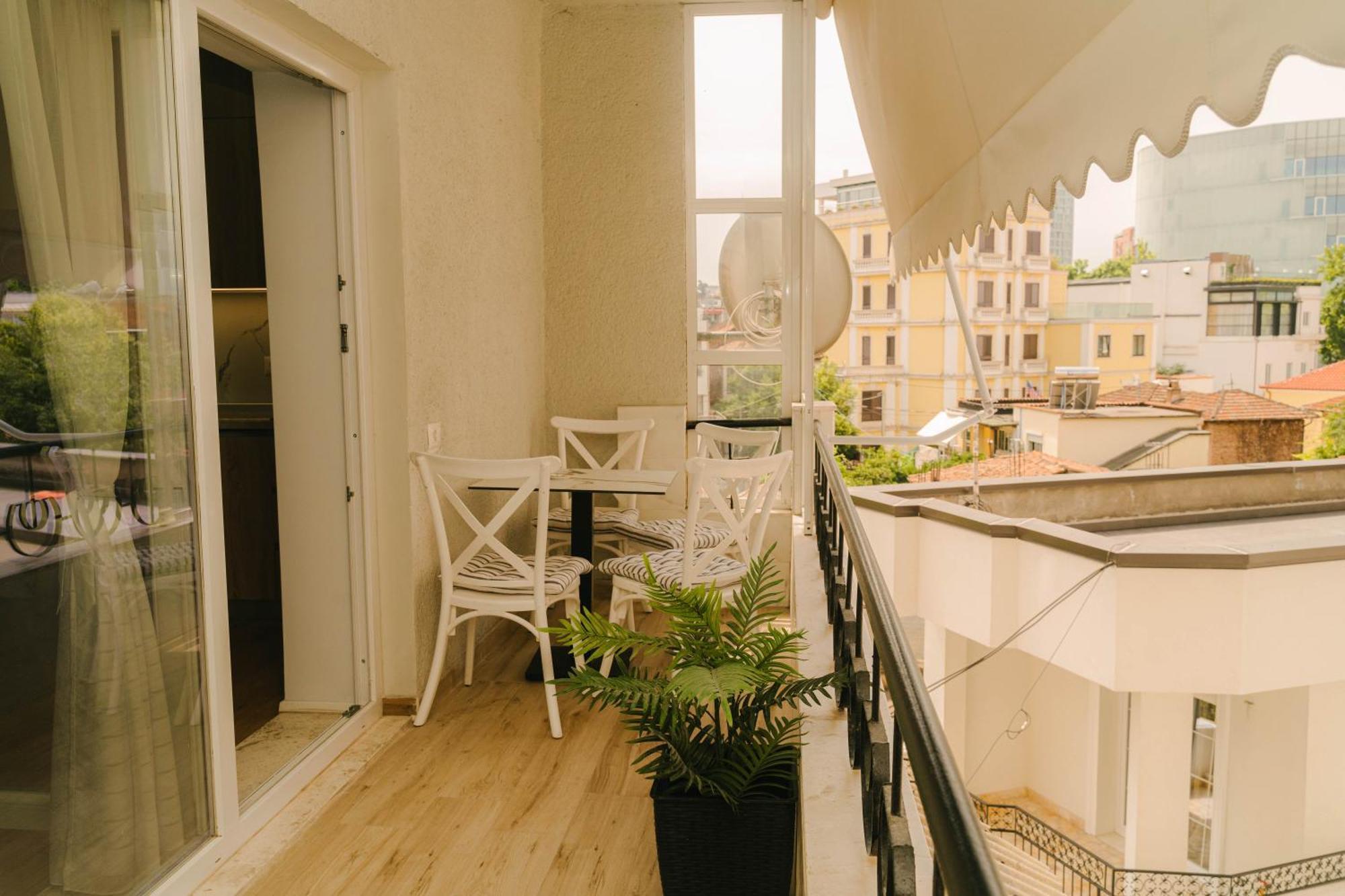 Studio Flat In Heart Of Tirana Esterno foto
